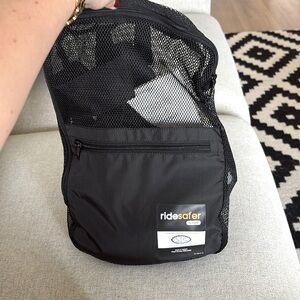 Ridesafer NWT / ride safer kid travel car seat alternative / retaining system